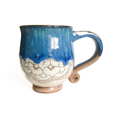 Tasse à anse motif mandala